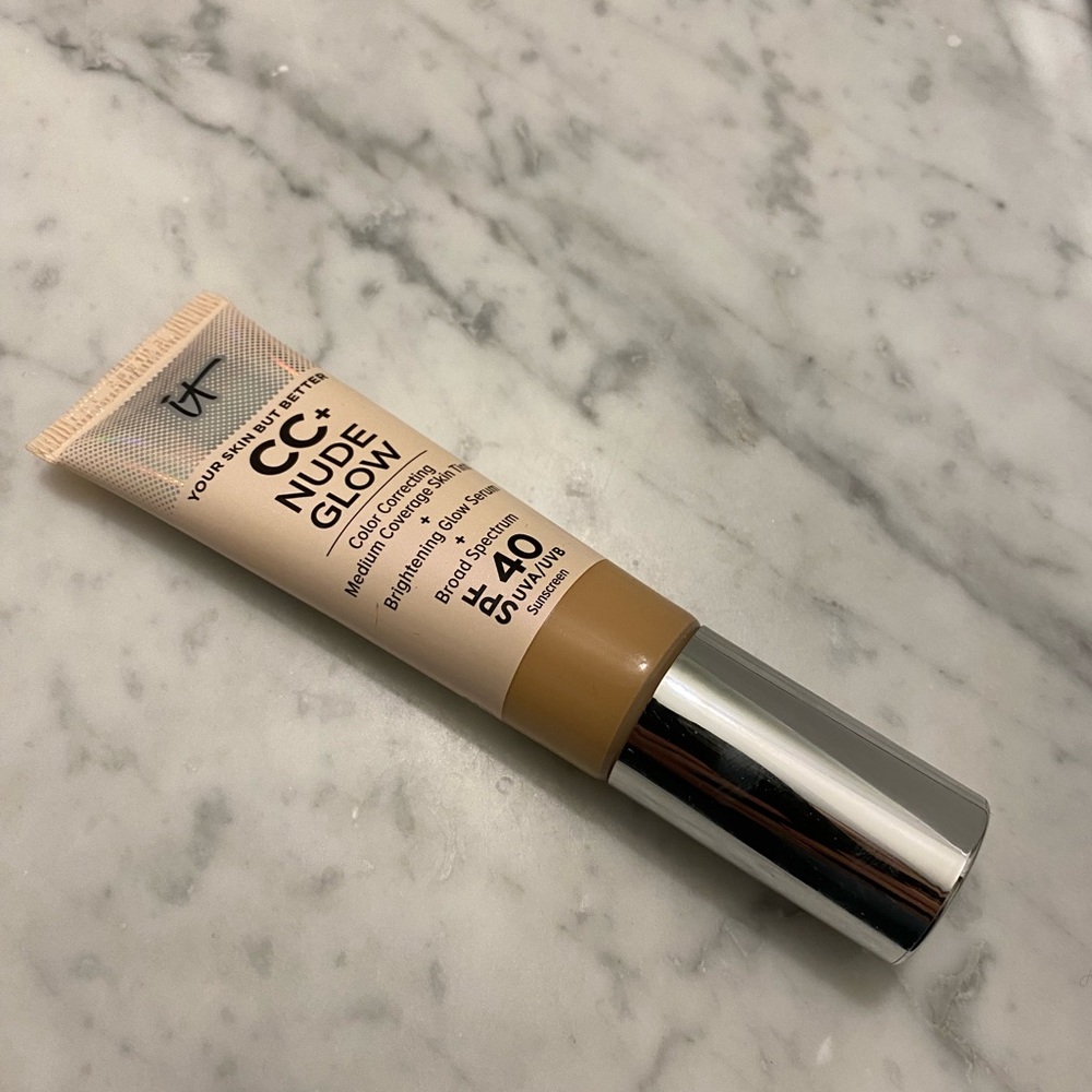 It Cosmetics CC+ Nude Glow cream lightweight foundation with SPF 40 medium tan
